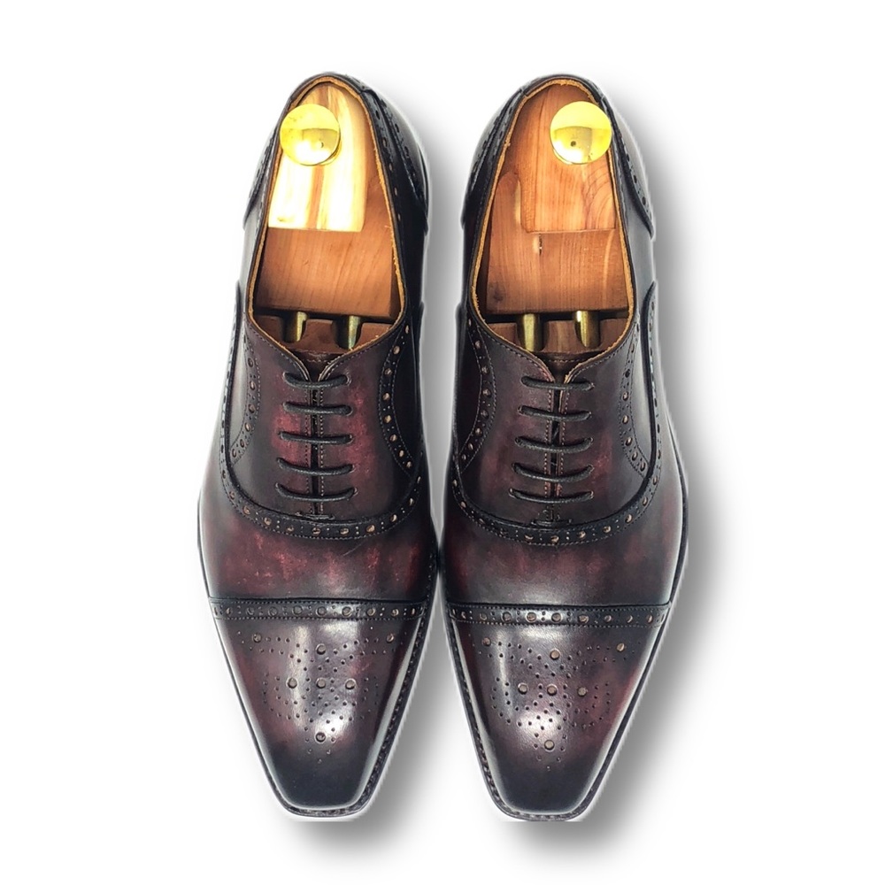 Oxford Cap toe dress shoe.